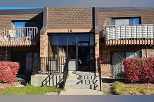 711 Tipperary Ct, Schaumburg, IL 60193 - Photo 1