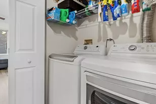 2667 Woodmere Dr, Darien, IL 60561 - Photo 18