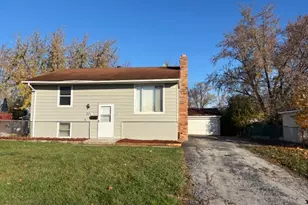 201 E Rose St, Glenwood, IL 60425 - Photo 2