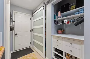 586 Vine St, Hampshire, IL 60140 - Photo 8