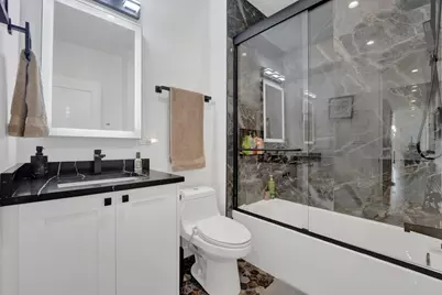 1533 W Barry Avenue #2, Chicago, IL 60657 - Photo 22