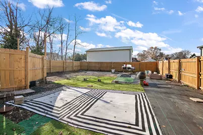 907 N Virginia Street, Watseka, IL 60970 - Photo 16