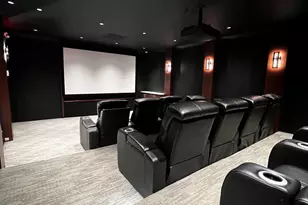 655 W Irving Park Rd, Chicago, IL 60613 - Photo 16