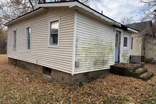 1706 Erie Ave, Savanna, IL 61074 - Photo 6