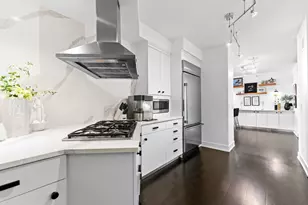 55 W Delaware Pl, Chicago, IL 60610 - Photo 22