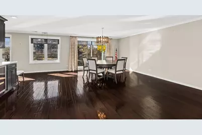 701 Lake Hinsdale Drive #G-202, Willowbrook, IL 60527 - Photo 4