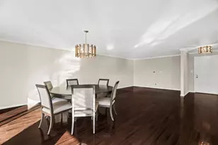 701 Lake Hinsdale Dr, Willowbrook, IL 60527 - Photo 6