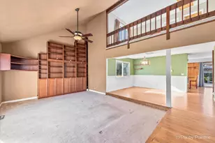 900 Sarasota Ln, Crystal Lake, IL 60014 - Photo 10