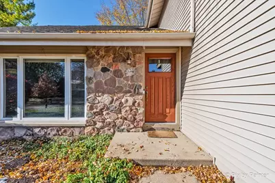 900 Sarasota Lane, Crystal Lake, IL 60014 - Photo 4