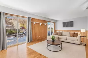 900 Sarasota Ln, Crystal Lake, IL 60014 - Photo 18