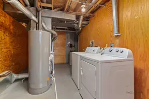 186 N Crooked Lake Ln, Lindenhurst, IL 60046 - Photo 22