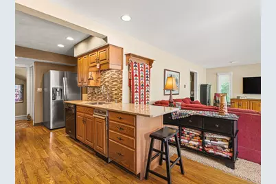 811 Paris Avenue, Rockford, IL 61107 - Photo 6