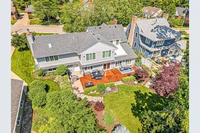 811 Paris Avenue, Rockford, IL 61107 - Photo 2