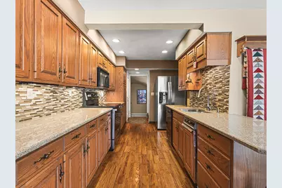 811 Paris Avenue, Rockford, IL 61107 - Photo 4