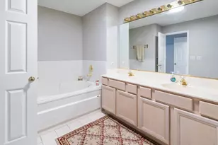 232 Manor Dr, Buffalo Grove, IL 60089 - Photo 14