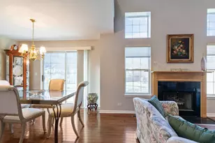 232 Manor Dr, Buffalo Grove, IL 60089 - Photo 6