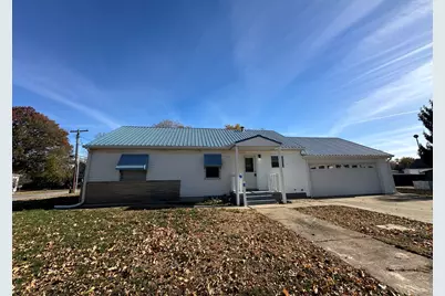 1202 E Jefferson Street E, Clifton, IL 61727 - Photo 2