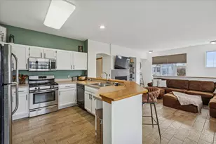 420 Chesterfield Ct, Oswego, IL 60543 - Photo 6