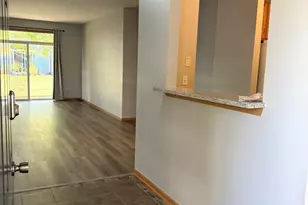 810 Woodewind Dr, Naperville, IL 60563 - Photo 2