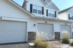 810 Woodewind Dr, Naperville, IL 60563 - Photo 1