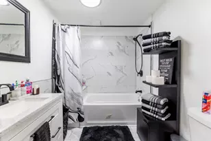 7740 Monitor Ave, Burbank, IL 60459 - Photo 14