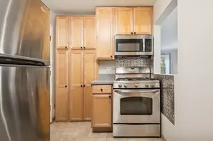 520 Michigan Ave, Evanston, IL 60202 - Photo 8