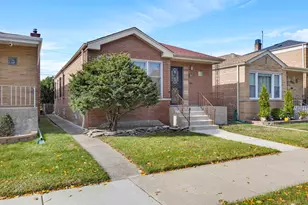 9018 S Ridgeland Ave, Chicago, IL 60617 - Photo 2