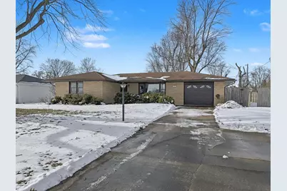 1621 N 2000 East Road, Watseka, IL 60970 - Photo 1