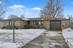 1621 N 2000 East Rd, Watseka, IL 60970 - Photo 2