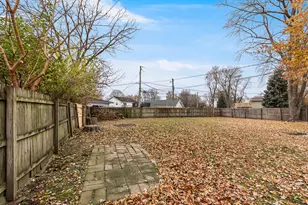 2414 Emlong St, Joliet, IL 60435 - Photo 16