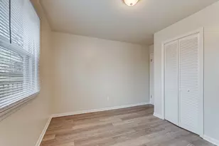 2414 Emlong St, Joliet, IL 60435 - Photo 8