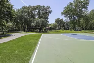 806 Wildwood Ct, Oak Brook, IL 60523 - Photo 44