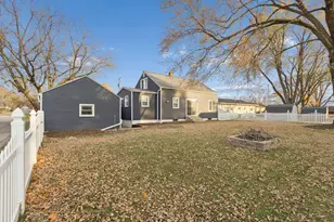 519 S Sycamore St, Genoa, IL 60135 - Photo 32