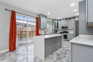 244 Stonegate Rd, Bolingbrook, IL 60440 - Photo 2