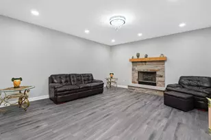 244 Stonegate Rd, Bolingbrook, IL 60440 - Photo 10