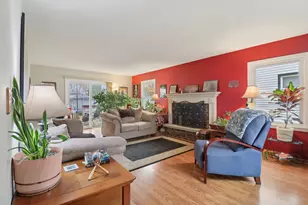 610 Maple Dr, Buffalo Grove, IL 60089 - Photo 6