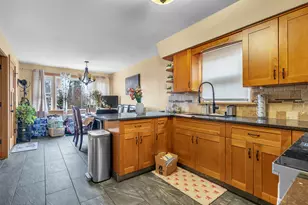 6048 W 79th St, Burbank, IL 60459 - Photo 8