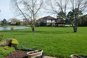 877 Cross Creek Dr, Roselle, IL 60172 - Photo 12