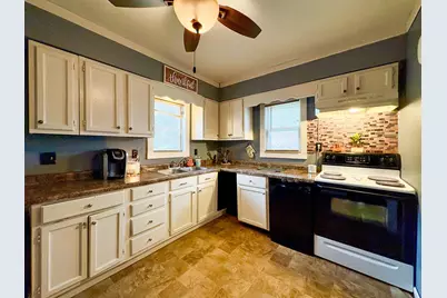 323 N Main Street, Earlville, IL 60518 - Photo 2
