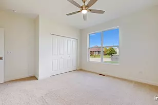 24445 W River Crossing Dr, Shorewood, IL 60404 - Photo 4