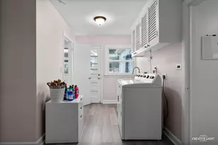 909 S Main St, Wheaton, IL 60189 - Photo 16