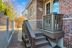 429 Skipping Stone Ln, Hinsdale, IL 60521 - Photo 32