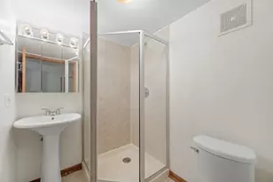 1167 E 61st St, Chicago, IL 60637 - Photo 12