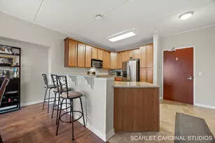 6420 Double Eagle Dr, Woodridge, IL 60517 - Photo 6