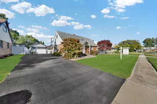 8912 Windsor Ln, Bridgeview, IL 60455 - Photo 24