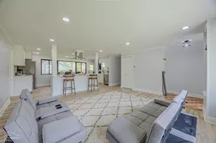 631 W Weathersfield Way, Schaumburg, IL 60193 - Photo 6