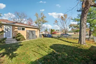 866 Clark Ln, Des Plaines, IL 60016 - Photo 18