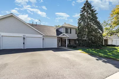 1467 Fairlane Drive #1B, Schaumburg, IL 60193 - Photo 2