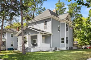 819 N Chicago St, Pontiac, IL 61764 - Photo 1