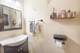 1206 Kennedy Dr, Kirkland, IL 60146 - Photo 10